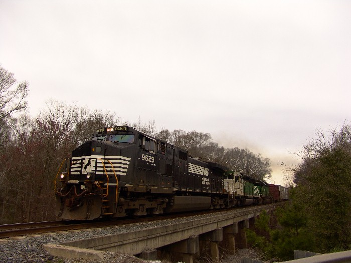 NS 9629 on CSX trackage with HLCX 7149(ex-BN natural gas engine)
